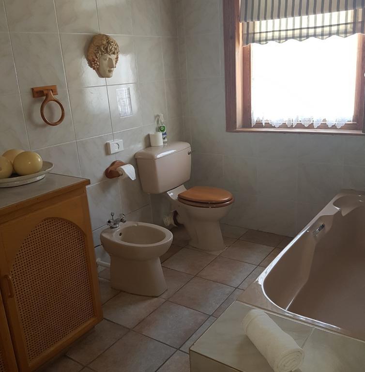 Moonlight Manor Hotel Victoria West Ngoại thất bức ảnh